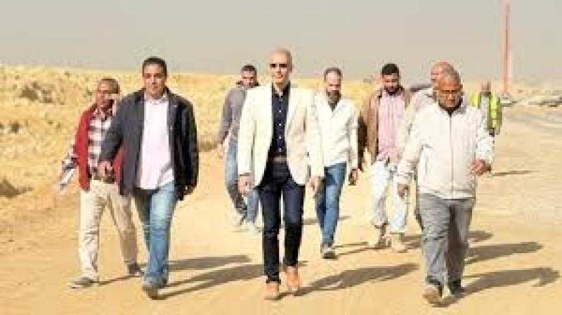 وزير الإسكان يُتابع مشروعات الطرق والمرافق بمساحة 16ألف فدان بامتداد القاهرة الجديدة