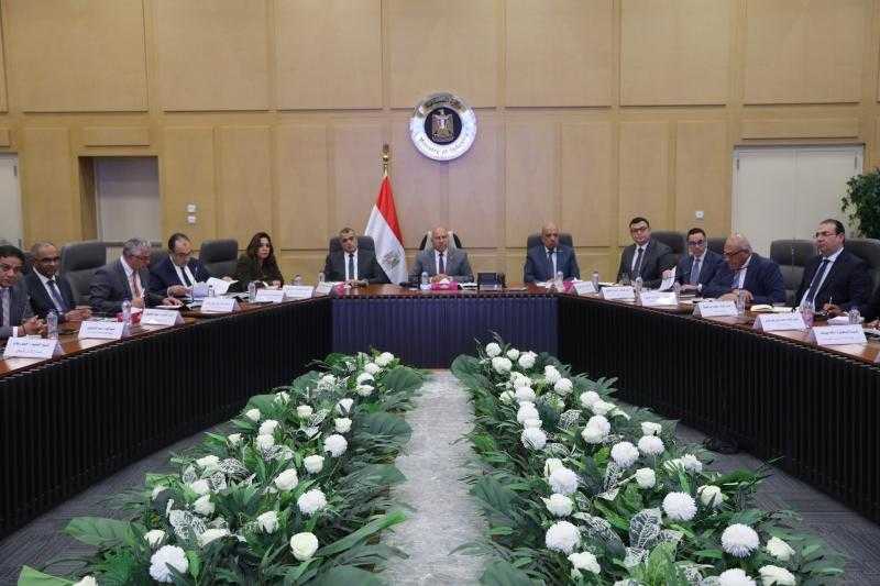 كامل الوزير يترأس الاجتماع الـ 13 للمجموعة الوزارية للتنمية الصناعية