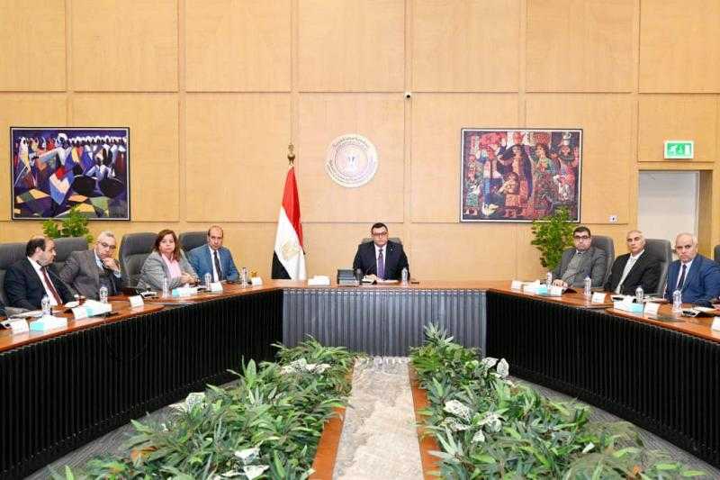 وزير الإسكان يتابع تنفيذ وحدات المبادرة الرئاسية ”سكن لكل المصريين”