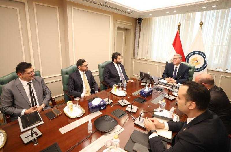 ”بدوي” ومجموعة سعودية يبحثان التعاون في أنشطة البترول والغاز والبتروكيماويات