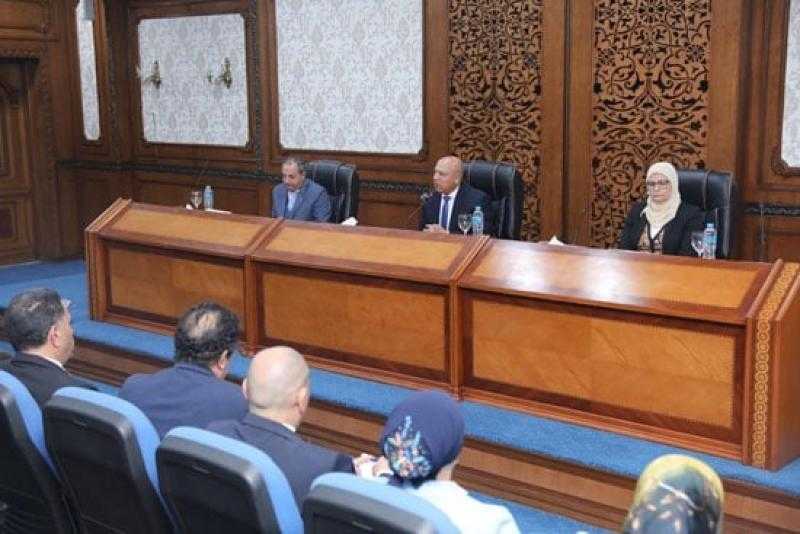 وزارة الصناعة تدرس إقامة مجمع جاهز يضم 450 مصنعًا جنوب الرسوة