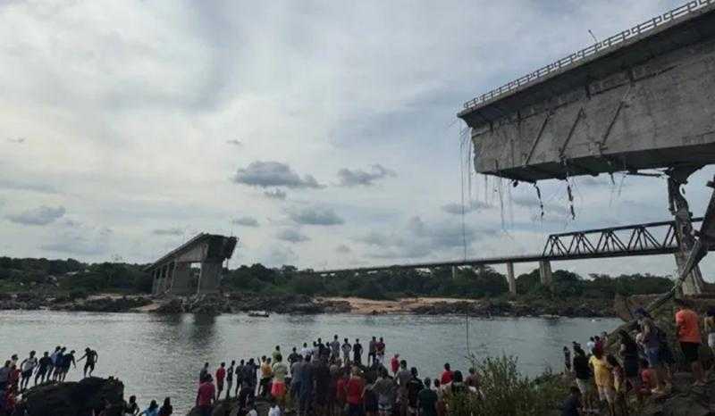 انهيار جسر في البرازيل وتسرب حمض الكبريتيك إلى نهر