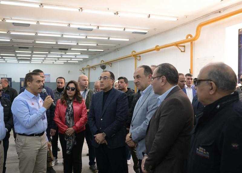 رئيس الوزراء: توجيهات رئاسية بتطوير قطاع الغزل والنسيج لاستعادة الريادة المصرية