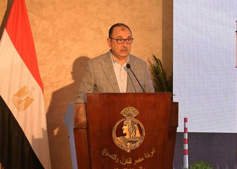 وزير قطاع الأعمال العام يستعرض أهداف مشروع تطوير صناعة الغزل والنسيج