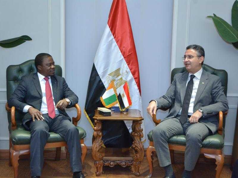 مصر وكوت ديفوار تبحثان تعزيز التعاون في المجالات التجارية والصناعات الغذائية