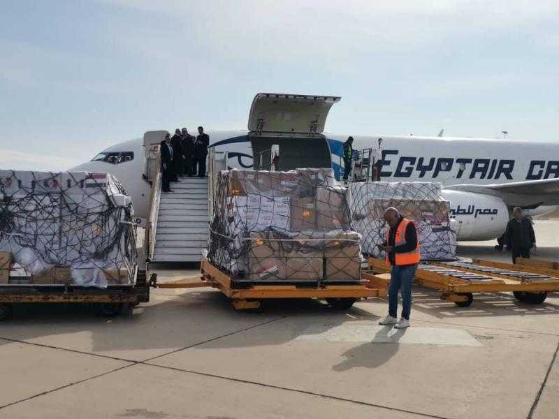 تضم أدوية وأغذية.. وصول طائرة شحن مصرية تضم مساعدات للهلال الأحمر السوري