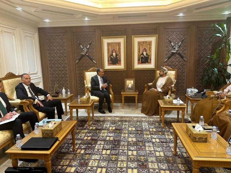 بدر عبد العاطي يلتقى وزير التجارة والصناعة وترويج الاستثمار فى سلطنة عُمان