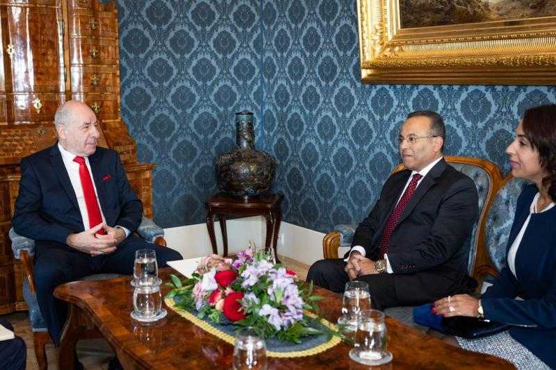 الرئيس المجري يُشيد بالعلاقات الاقتصادية والتجارية مع مصر