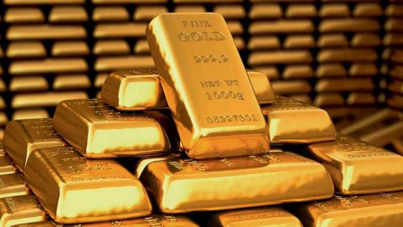 الذهب يواصل الهبوط عالميًا بعد تراجع ترامب عن تهديده بإقالة ”باول”