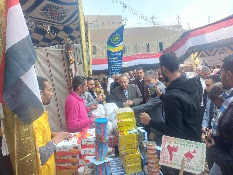 للمرة الخامسة.. افتتاح سوق اليوم الواحد بمركز القوصية| صور