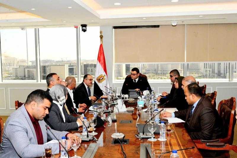 وزير الإسكان يتابع سير العمل بمشروع سد ومحطة ”جوليوس نيريرى” بتنزانيا