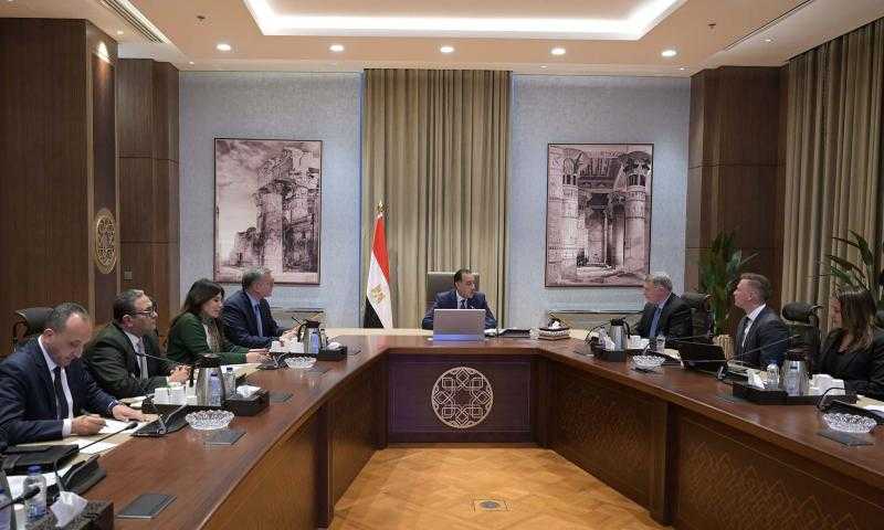 رئيس الوزراء: مصر تسعي لاستعادة معدلات الإنتاج السابقة للبترول والغاز الطبيعي