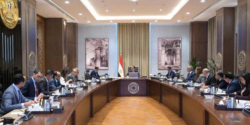 رئيس الوزراء يتابع إجراءات تقليل زمن الإفراج الجمركي عن البضائع