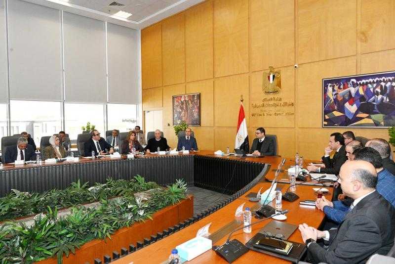 وزير الإسكان يعقد اجتماعا موسعا لمتابعة موقف تنفيذ مشروع تطوير موقع التجلي الأعظم
