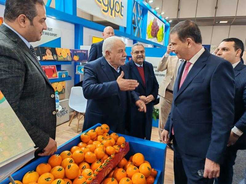 وزير الزراعة يتفقد الجناح المصري بمعرض ”فروت لوجستيكا ٢٠٢٥” في برلين| صور
