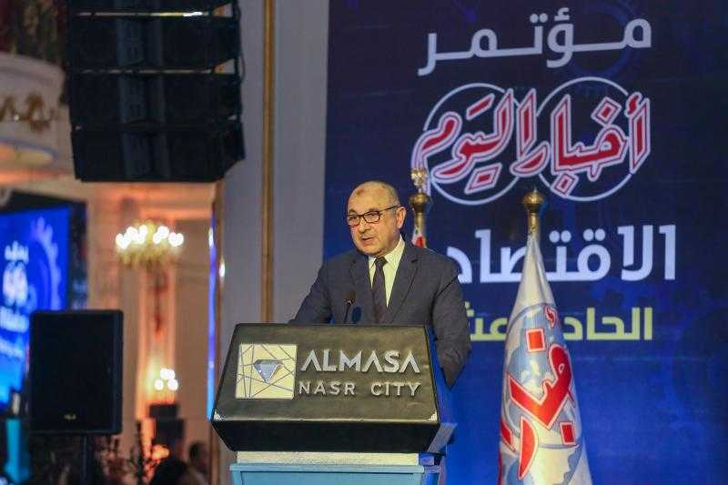وزير قطاع الأعمال العام يستعرض عددًا من نماذج الشراكة مع القطاع الخاص| التفاصيل