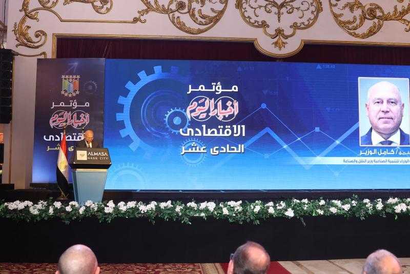 وزير الصناعة يستعرض أبرز الإجراءات المتخذة لتحويل مصر إلى مركز صناعي إقليمي