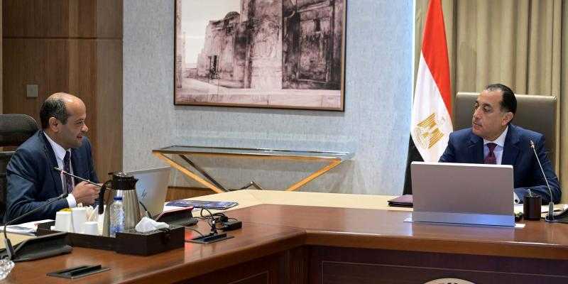خلال لقاء ”مدبولي”.. رئيس البورصة: ندرس إطلاق مؤشر لأذون الخزانة