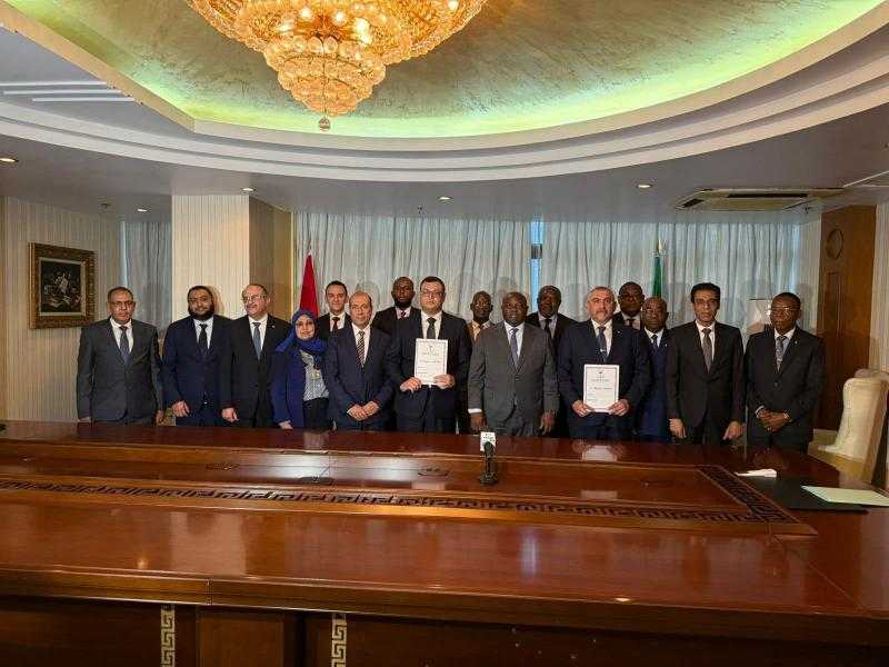 مصر وغينيا الاستوائية توقعان مذكرة تفاهم للتعاون بمجالات الإسكان والبنية التحتية