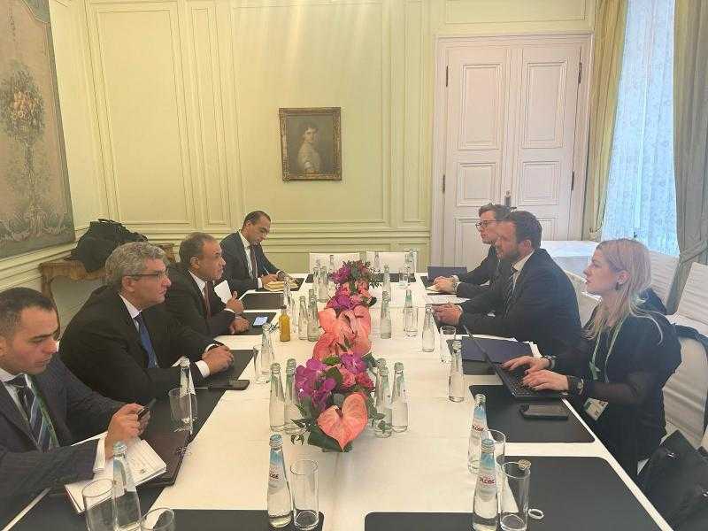 وزير الخارجية: مصر ترغب في الاستفادة من تقدم إستونيا بمجال التنقيب عن النفط الصخري