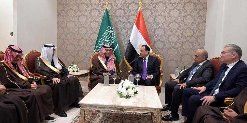 رئيس الوزراء: نحرص على تعزيز التعاون مع السعودية في قطاع الطاقة