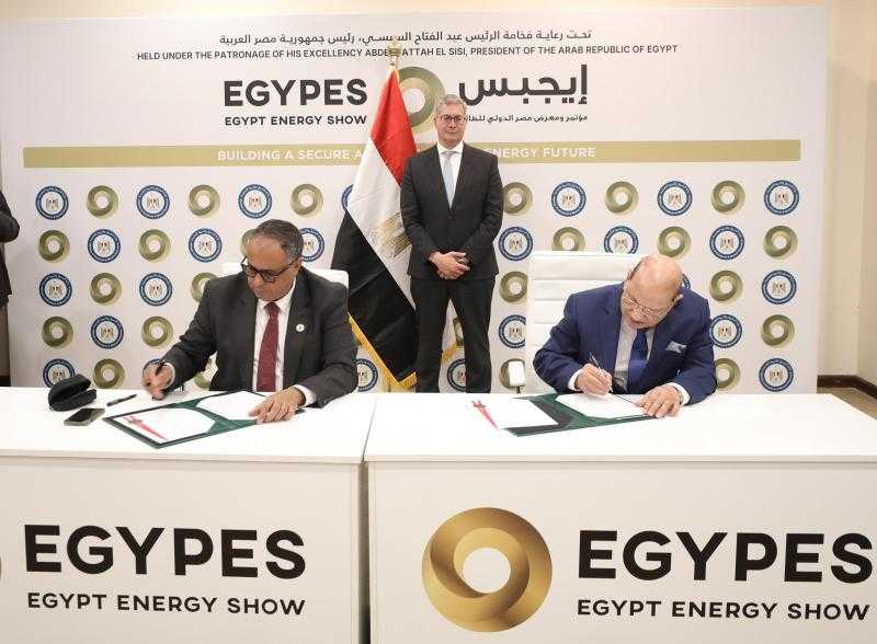 توقيع اتفاقيتين لزيادة إنتاج البترول الخام بالصحراء الغربية باستثمارات 13.5 مليون دولار
