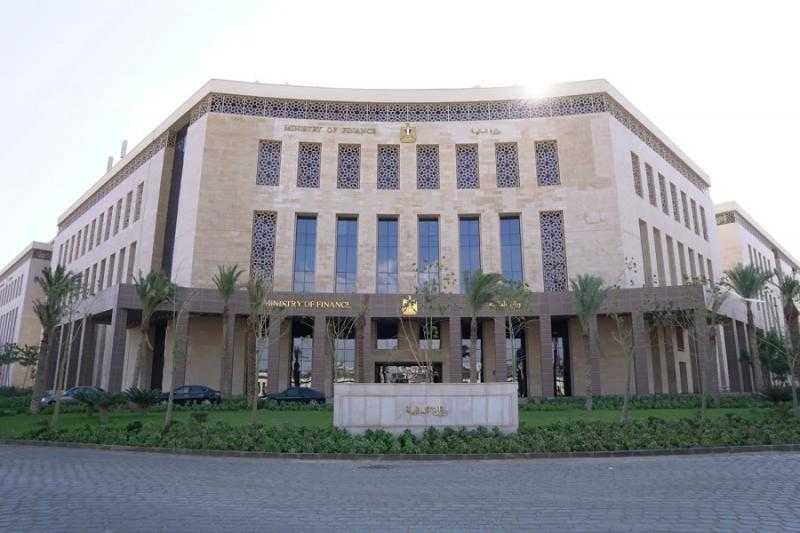 قرار جمهوري بالموافقة على قرض بمبلغ 500 مليون دولار لصالح وزارة المالية