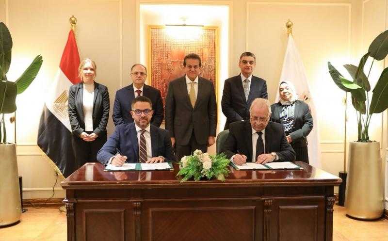 بحضور وزير الصحة.. توقيع اتفاقية لنقل تكنولوجيا تصنيع أدوية علاج الأورام| صور