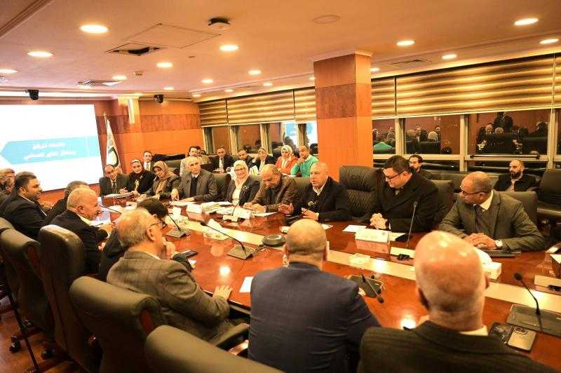 وزراء الصناعة والكهرباء والإسكان يعقدون اجتماعًا مع عدد المطورين الصناعيين| التفاصيل