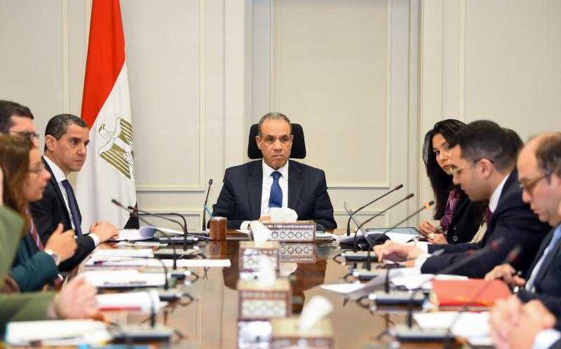 وزير الخارجية يؤكد ضرورة الترويج لمصر كمركز لوجستي مهم عالميًا