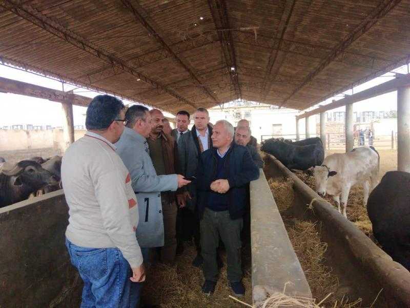 وفد البحوث الزراعة يتفقد محطة سخا بكفر الشيخ| صور