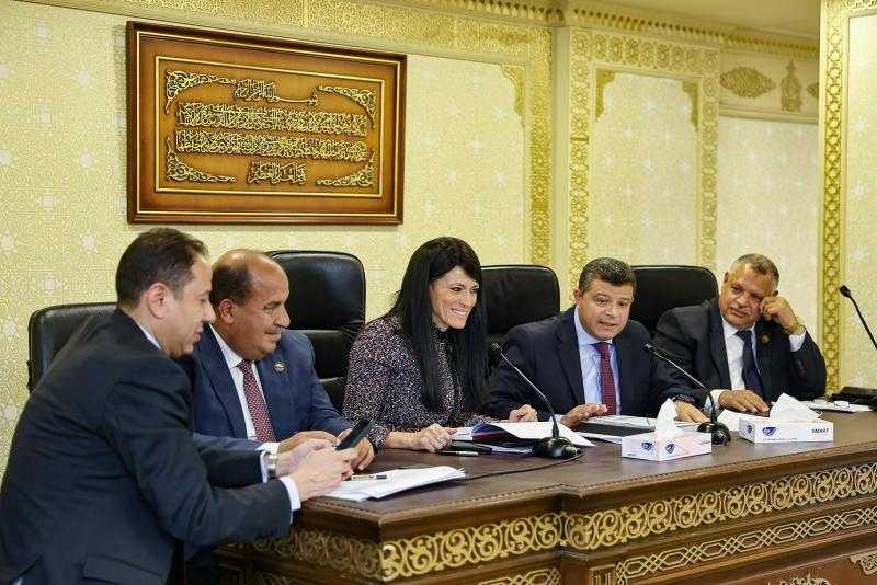 وزيرة التخطيط: نتوقع أن يحقق الاقتصاد المصري نموًا بـ4% في العام المالي الجاري