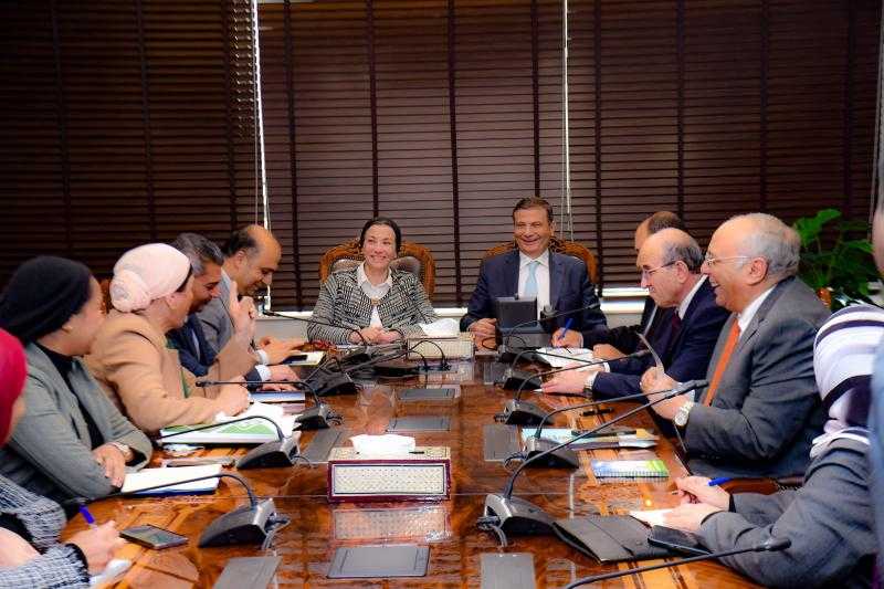 وزيرا الزراعة والبيئة يبحثان الاستفادة من المخلفات في تصنيع الأعلاف والأسمدة العضوية