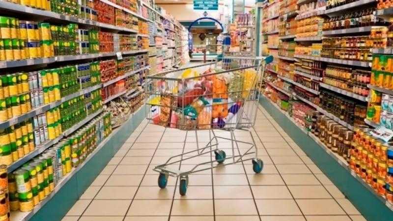 تضم سكر وزيت.. القابضة للصناعات الغذائية: نوزع 3 ملايين طن من السلع سنويًا
