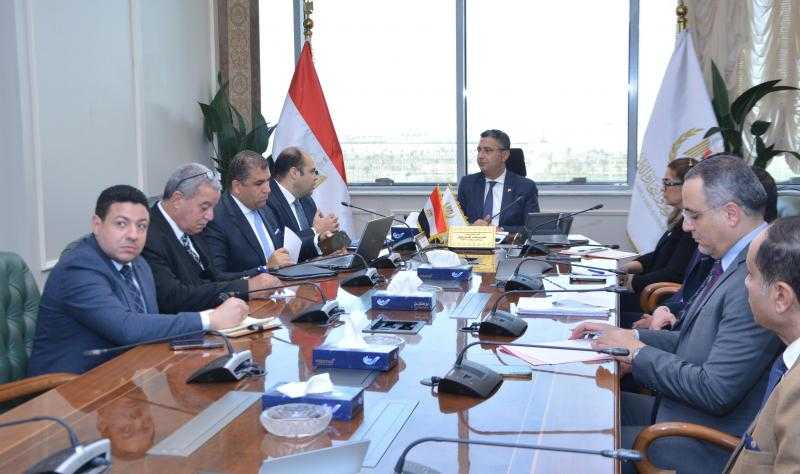وزير التموين يُناقش مع ”حماية المنافسة” سبل تعزيز الرقابة على الأسواق