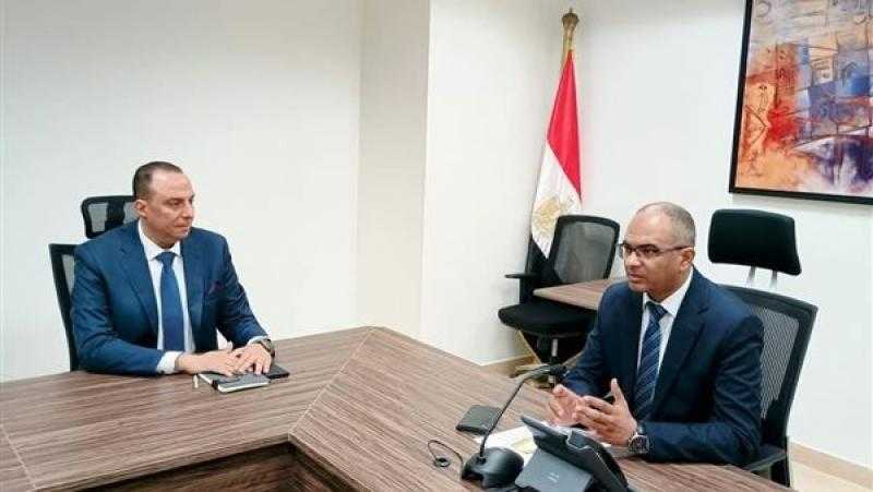 نائب وزير الإسكان يبحث التعاون مع إحدى الشركات المتخصصة في الحلول الذكية