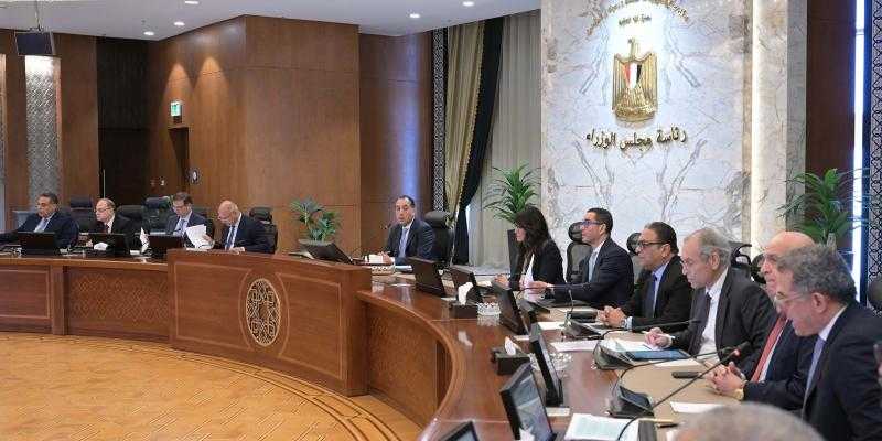 رئيس الوزراء يُناقش مقترحات زيادة صادرات الحاصلات الزراعية والصناعات النسيجية والقطاع الطبي