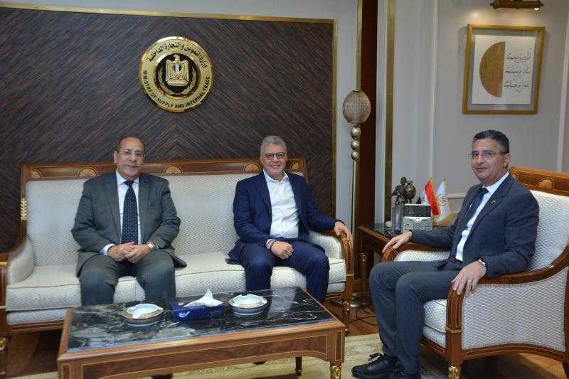 وزير التموين: ”الصناعات الغذائية” تلعب دورًا محوريًا في تعزيز الأمن الغذائي
