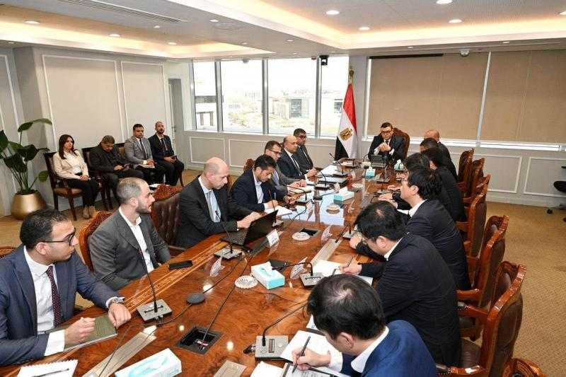 وزير الإسكان يتابع مع ”CSCEC” الصينية تنفيذ منطقة الأعمال المركزية بالعاصمة الإدارية