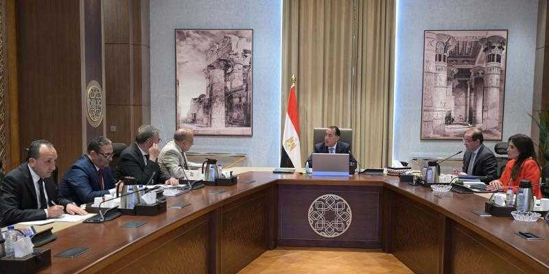 رئيس الوزراء: مهتمون بقطاع الطاقة لدوره في توفير احتياجات القطاعات الإنتاجية والاستهلاكية