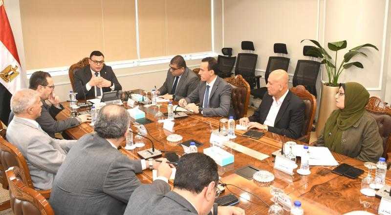 وزير الإسكان يُوجه بإجراء حصر للأراضي غير المستغلة بالمدن الجديدة