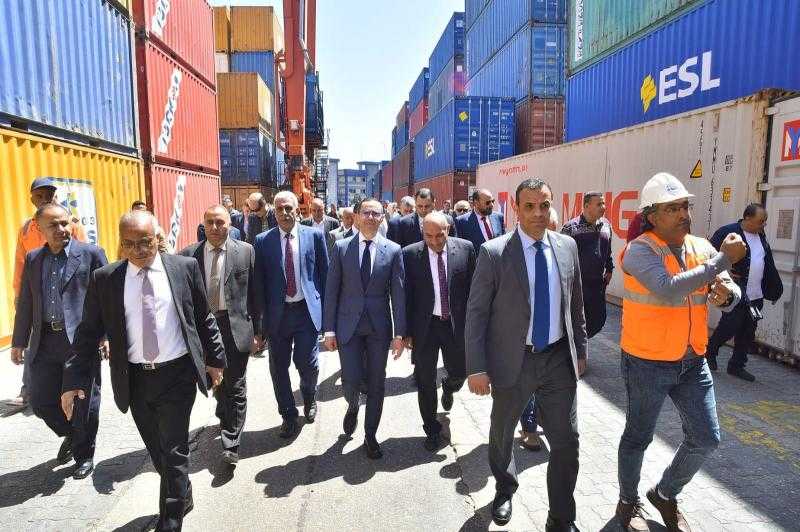 وزير الاستثمار يتابع إجراءات تقليل زمن الإفراج الجمركي بميناء الإسكندرية