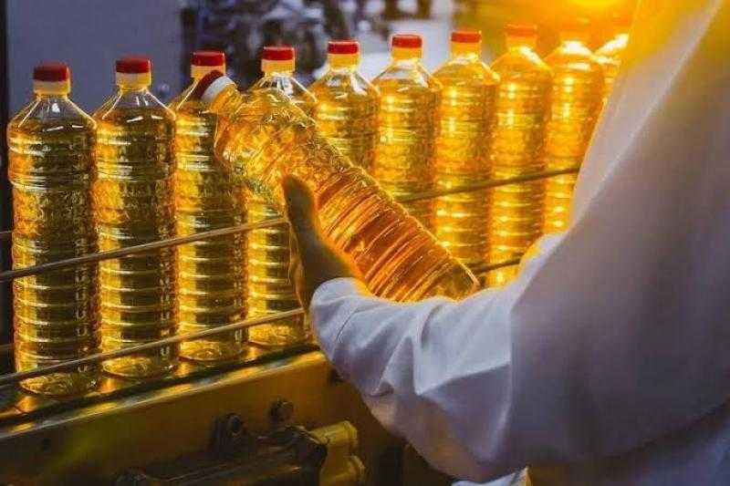 أسعار زيت الطعام اليوم الإثنين عند التاجر.. بكام طن الصويا