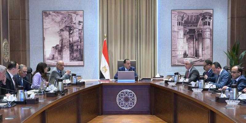 رئيس الوزراء يُتابع الموقف الخاص بمشروعات إنتاج الهيدروجين الأخضر