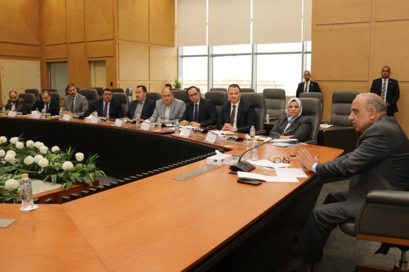 وزير الكهرباء يتابع مستجدات تنفيذ خطة توفير التغذية اللازمة لمشروعات التنمية الزراعية