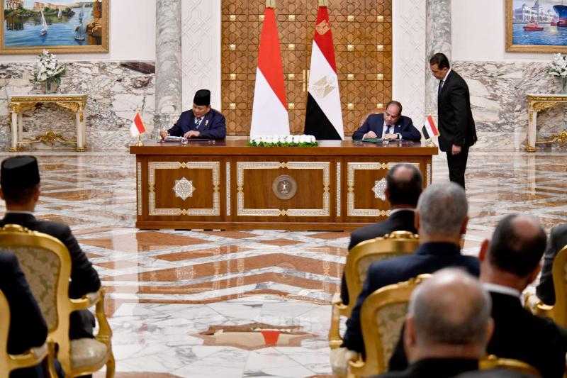 رئيسا مصر وإندونيسيا يُوقعان إعلان ترفيع العلاقات إلى مستوى الشراكة الإستراتيجية