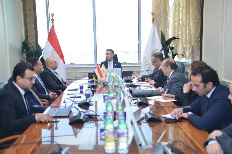وزير التموين يبحث مع ”ماجد الفطيم” فرص تعزيز الاستثمارات والتوسع في التصدير