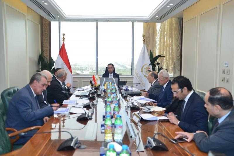 وزير التموين يتابع موقف توافر الزيوت في الأسواق