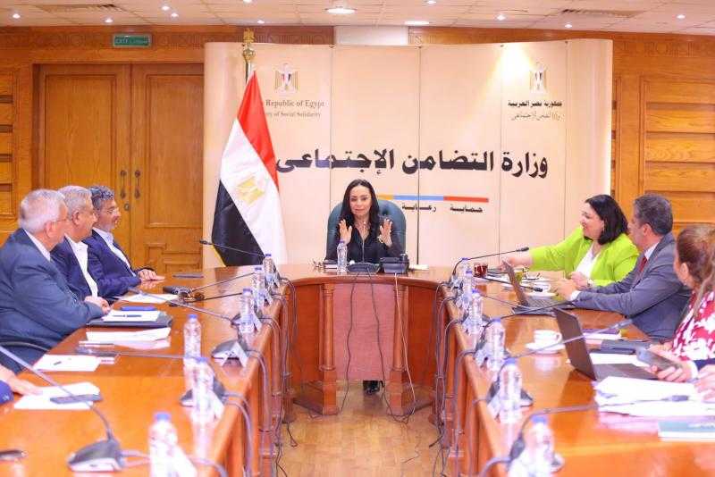 وزيرة التضامن تترأس اجتماع صندوق دعم الصناعات الريفية والبيئية.. وتناقش استراتيجية عمل الصندوق