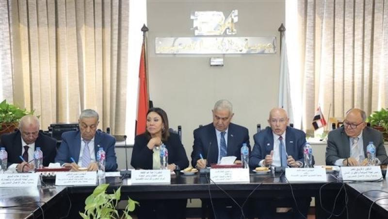 جمعية رجال الأعمال: رسوم ”ترامب” فرصة لجذب الاستثمارات المهاجرة وزيادة الصادرات